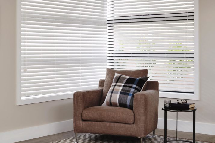 venetian blinds-living area-wide-Riva (feature) 1